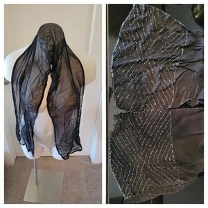 Cute scarf with beading